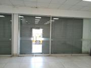 LOCAL EN EXCELENTES CONDICIONES CERCA A BANCOS,...