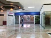 Local de 3000 m2 con andén para carga y descarga