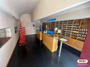 Local de 70m2 con almacén en la trasera y aseo Local de 70m2 con almacén en la trasera y aseo