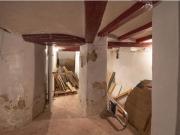 Local diáfano en el corazón del Gótico