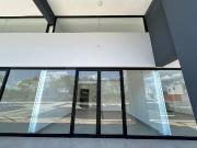 LOCAL DOBLE ALTURA EN CAUCEL SOBRE AV PRINCIPAL