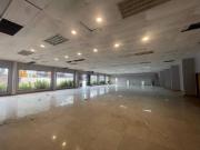 Local en Alquiler 790 m² en Guayaquil, Av Carlos Julio...