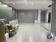 Local comercial en alquiler en avenida Sant Jordi, Olot,...