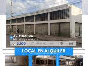 Local en Alquiler en Maracay Aragua 600 m2