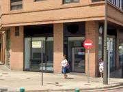 Local en Av César Giorgeta Valencia