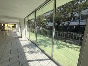 Local en PB sobre Av. La Paz