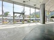 Local en Primer piso con puerta a avenida