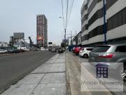 Local en Primer Piso Con puerta a la Calle