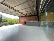 Local en Renta en Sierra Alta con Terraza / Valle Alto....