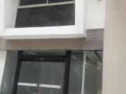 Local en Renta frente Centro Max Le?n, Gto
