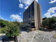 LOCAL EN VENTA EN MACARACUAY CON 212 M2 2 baños y 1 P/E