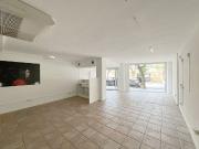 Local comercial en venta en calle Del Baró de Les Quatre...