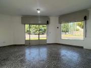 LOCAL EN VENTA EN LA PLATA CON PATIO