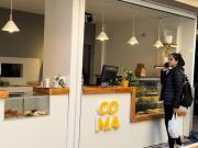 Local en venta en Nva Cba, frente a colegio, apto...