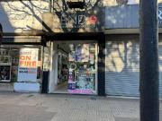 Local en venta sobre calle 12 en La Plata