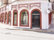 Local en zona comercial en Roquetas de Mar