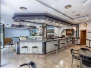 Local, Gran Capitán, Granada