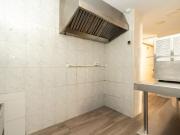 Local haciendo esquina!