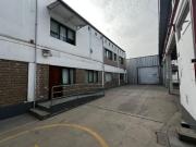 Local Industrial Cercado en Alquiler o Venta – Excelente...