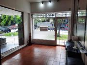 Local luminoso sobre av. Libertad