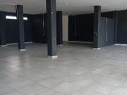 Local moderno en renta por Plaza Patio