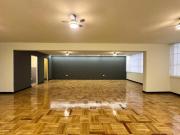 Local u oficina frente al Real Plaza | Primer piso con...