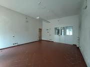 Locale comm.le/Fondo in affitto a Lammari Capannori in...