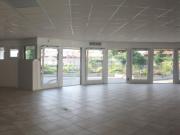 Locale commerciale di 400mq con canna fumaria