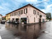 Locale commerciale in affitto a Appiano Gentile