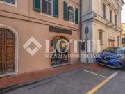 Locale commerciale in affitto a Bientina