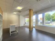 Locale commerciale in affitto a Cassano Magnago