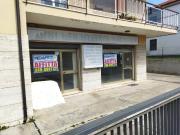 Locale commerciale in affitto a Chieti, Chieti Scalo