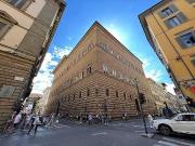 Locale commerciale in affitto a Firenze