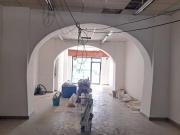 Locale commerciale in affitto a Genzano Di Roma
