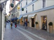 Locale commerciale in affitto a Monza