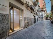 Locale commerciale in affitto a Napoli