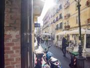 Locale commerciale in affitto a Napoli