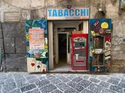 Locale commerciale in affitto a Napoli