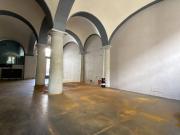 Locale commerciale in affitto a Novara, Centro