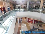 Locale commerciale in affitto a Novate Milanese