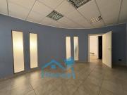 Locale commerciale in affitto a Pinerolo, Pinerolo Olimpica