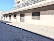 Locale commerciale in affitto a Pomigliano d'Arco