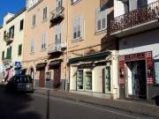 Locale commerciale in affitto a Pozzuoli