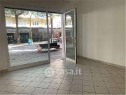 Locale commerciale in affitto a Ravenna