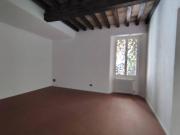 Locale commerciale in affitto a Reggio Emilia