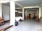 Locale commerciale in vendita a Acireale
