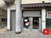 Locale commerciale in vendita a Caserta, Acquaviva