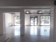 Locale commerciale in vendita a Modena