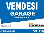 Locale commerciale in vendita a Modena