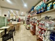 Locale commerciale in vendita a Napoli